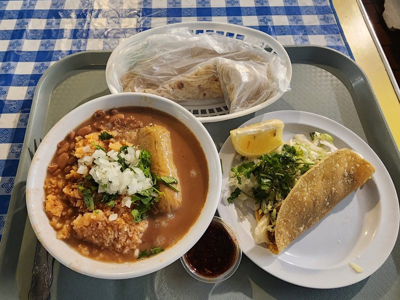 Las Cuatro Milpas food
