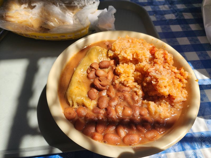 Las Cuatro Milpas food